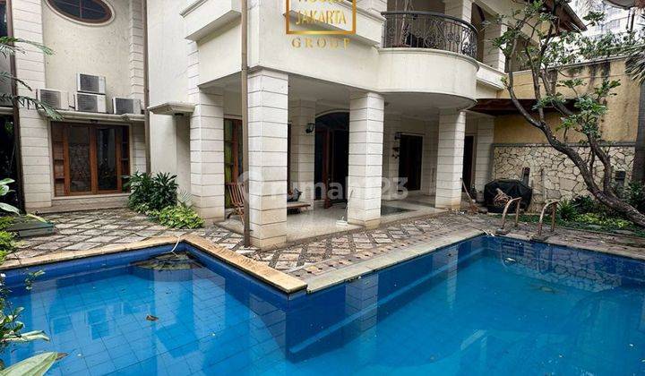 Rumah 2 Lantai Ada Garden Pool Lingkungan Tenang Dalam Komplek. 2