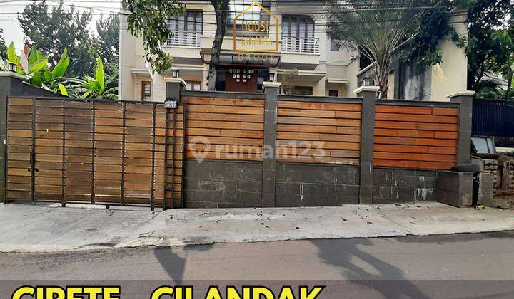 Rumah 2 Lantai Kondisi Tersewa, Ada Pool Tenang Jalan Lebar Murah 1