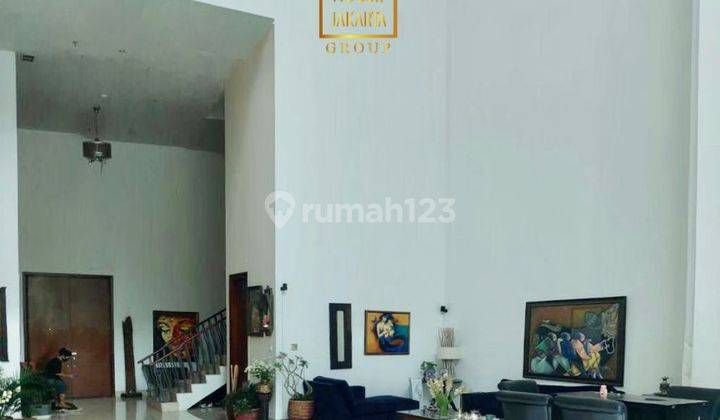 Townhouse Pakubuwono Residence Dijual, Private Pool, 2 Lantai, 4 Beds 2