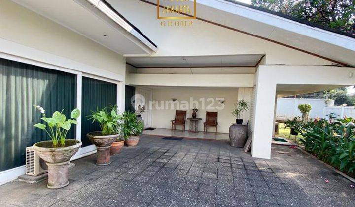 Rumah 1 Lantai, Taman Luas Ada Pool, Murah, High Ceiling Bebas Banjir 2