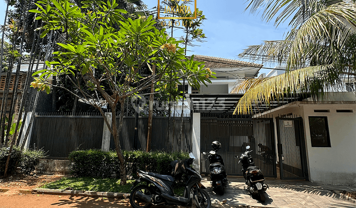 Area Selong Senopati, Rumah 2 Lantai Depan Taman, Elite Dekat Scbd 1