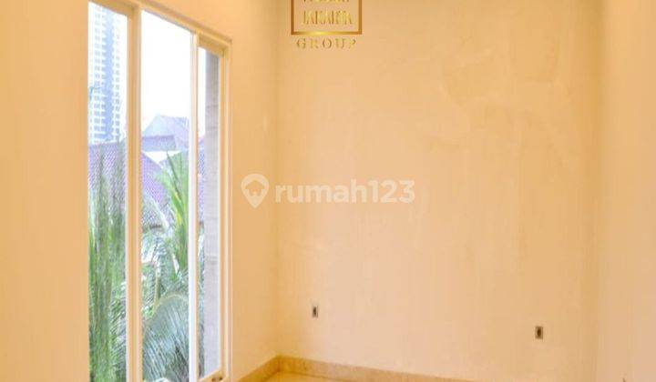 Rumah Bagus Unfurnished SHM di Kebayoran Baru, Jakarta Selatan 2