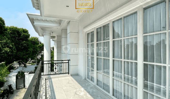 Rumah Mewah Cempaka Putih 2 Lantai, Furnished, Marmer, Taman, Pool 2