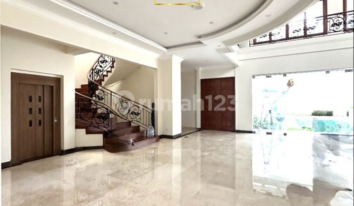 Pondok Indah 2-Story House Private Lift & Pool Wide Road Row 2