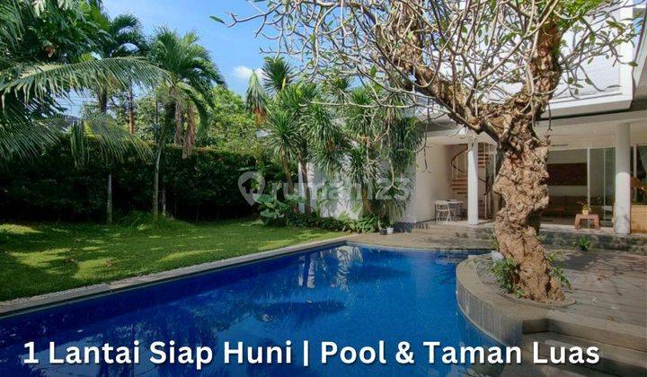 Rumah Modern Minimalis Taman Luas, Ada Pool, Carport Luas 1