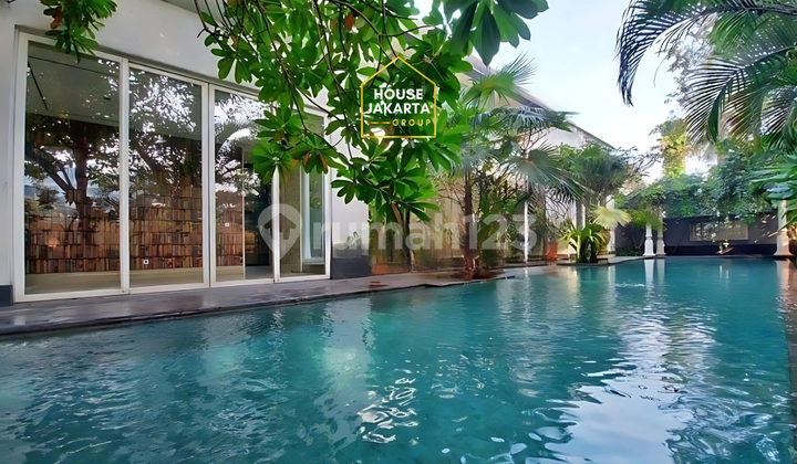 Brawijaya Kebayoran Baru, Rumah Mewah 2 Lantai Kawasan Elite, Persegi  2