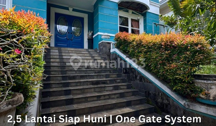 Pondok Indah Rumah 2.5 Lantai Prime Area, One Gate System, Jalan Lebar