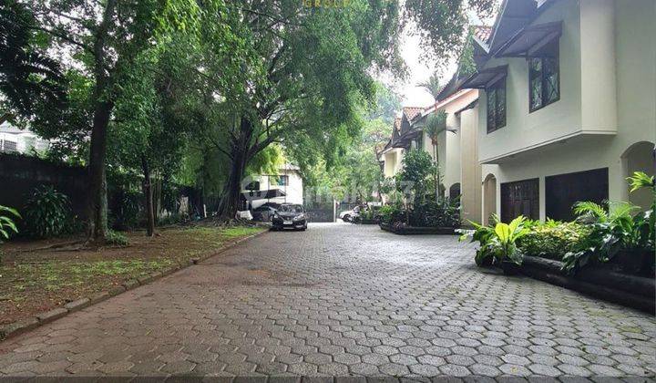 7 Townhouse Kemang Dalam 1 Komplek. Kondisi Tersewa, Taman Luas Pool 1