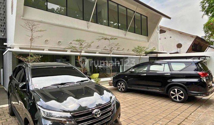 Kebayoran Baru Ruang Usaha Komersil 3 Lantai Dijual Semi Furnish Prime 2