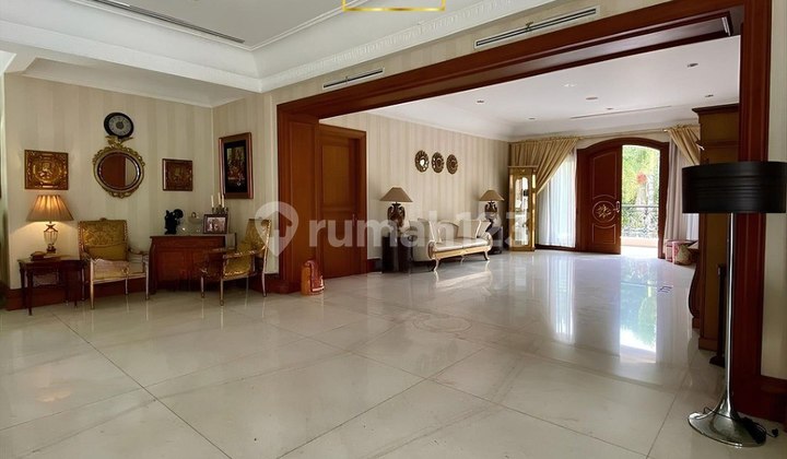 Menteng Rumah Mewah 2 Lantai Semi Furnished Tanah Kotak, Golongan C 2