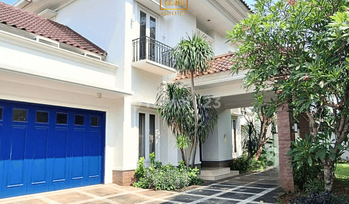 Rumah 2 Lantai Modern Tropical Carport Luas Dekat Pim 2