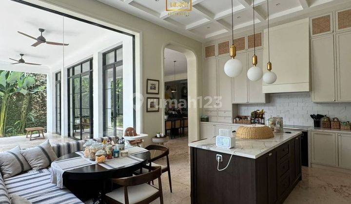 Kebayoran Baru Rumah Cantik 2 Lantai, Modern Classic, Furnished, Pool 2