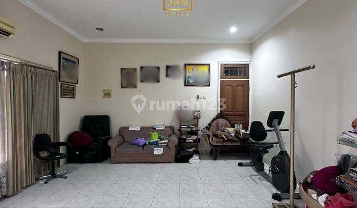 SCBD AREA SENOPATI. Rumah 2 Lantai Prime Location, Row Jalan Lebar 2