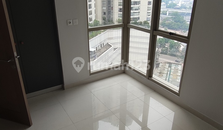 Disewakan Taman Anggrek Residences 3 Bedroom Semi Furnish  2