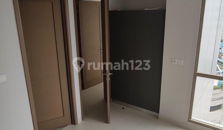 Disewakan Taman Anggrek Residences 3 Bedroom Semi Furnish