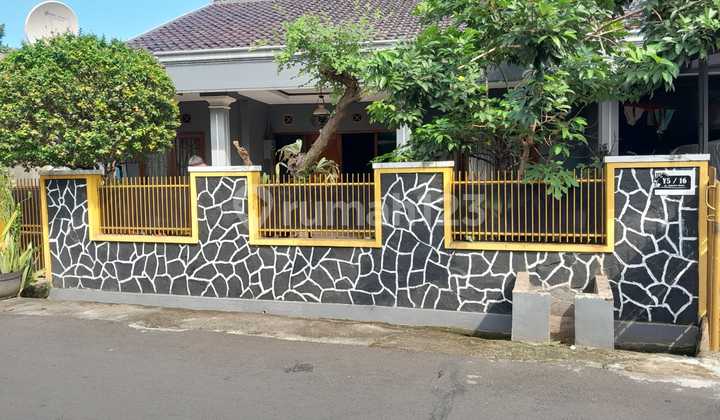 For Sale Reni House Pamulang 180/140 1-story 3 bedrooms 3 bathrooms. 1.8m (euis)