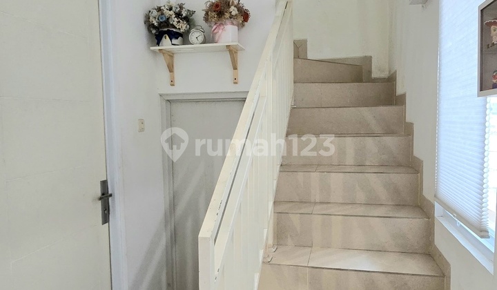 For Sale: Beji Depok House 79/75, 2 floors, Semi-Furnished with IKEA, 3 bedrooms..1.2m Negotiable (cash on delivery, Rez). 2