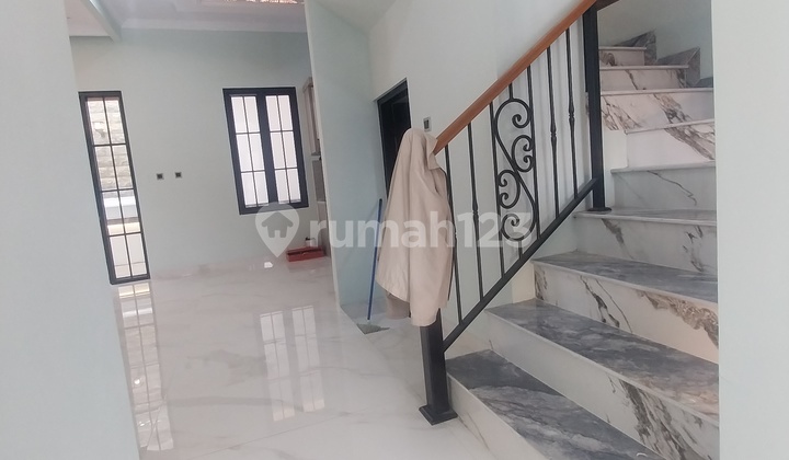 Dijual Rumah Brand New Classic Kawasan Jakarta Seltan Dijual Rumah Brand New Classic Kawasan Jakarta Seltan
