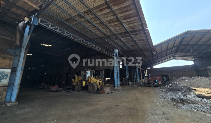 Warehouse for Sale in Wringin Anom, Rare Strategic Location