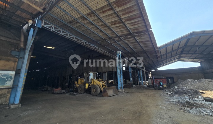 Warehouse for Sale in Wringin Anom, Rare Strategic Location