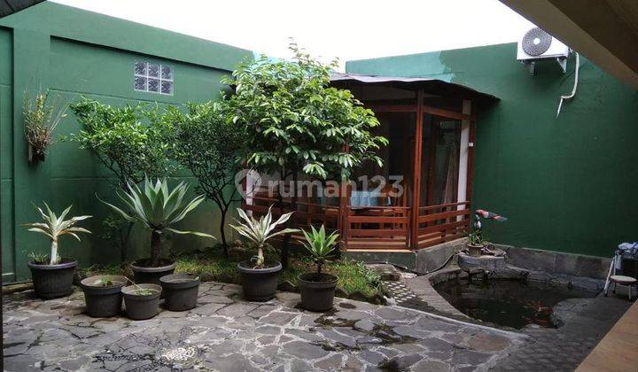 Rumah 4 Lantai Tubagus Ismail, Bandung