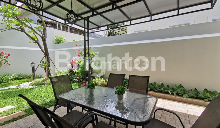 Beautiful brand new house in Lippo Karawaci Central. 2