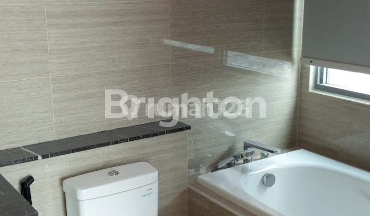 APARTMENT HILLCHREST LIPPO KARAWACI TANGERANG  2
