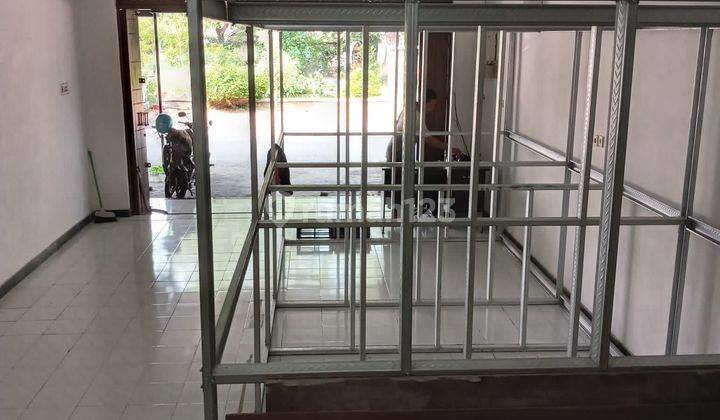 Trafik Ramai Hadap Jalan Raya Ruko 2 Lantai Park Royal Regency Buduran Sidoarjo Murah 1