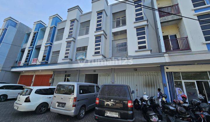 HADAP JALAN RAYA Ruko 3 Lantai Jalan Jenggolo Sidoarjo Harga 3M an Cocok Utk Kantor, Bank, BPR, Leasing, Dealer Dll Ready 2 Unit Jejer 1