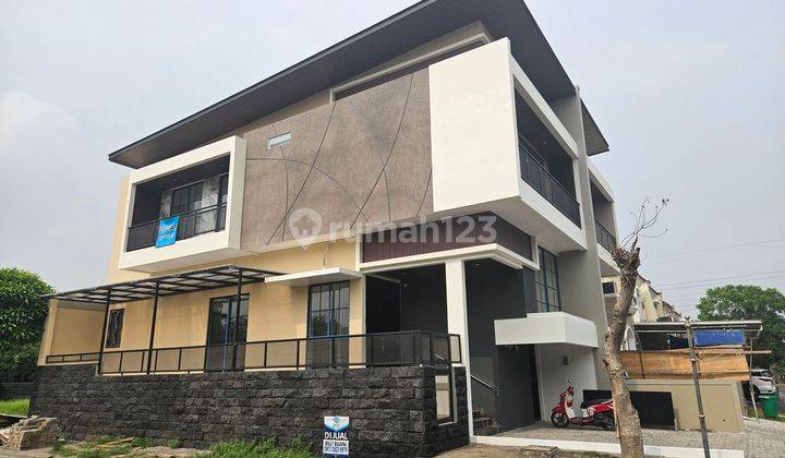 BARU GRESS Rumah Minimalis 3 Lantai Split Level Wisata Bukit Mas Wiyung Surabaya Ciamik View Taman Row 3 Mobil 1