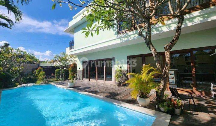 For Sale Modern 3 Bedrooms Villa 4 Are Seminyak Bali Furnished Private Pool 2