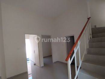 Sisa 1 Unit Ready Rumah Minimalis 2 Lantai Rungkut Asri Surabaya Baru Gress Harga 1M An Dp 0 Free All Biaya 2