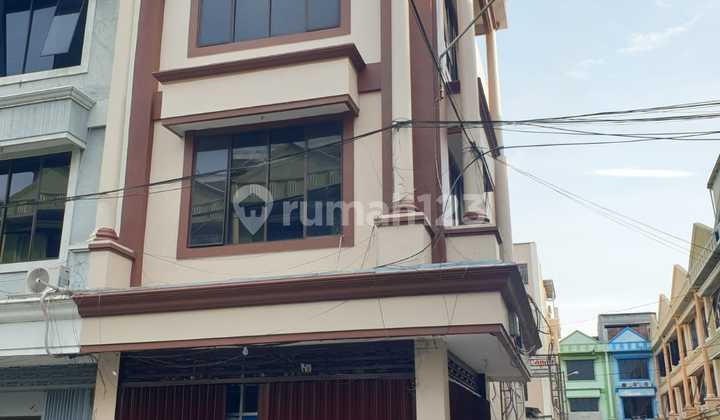 Negotiate Until Deal, 3-Story Gateway Waru Sidoarjo Shop House, SHM, Parking for 5 Cars, Super Good. 1