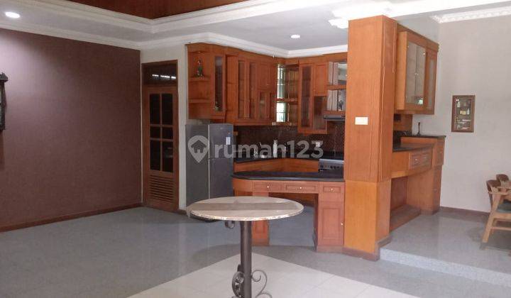 Rumah 2 Lantai Rungkut Asri Surabaya Besar Mewah Model Klasik Include Perabot Harga Bu 2