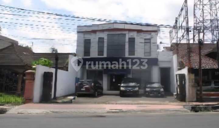 Two-story building, former Trunojoyo office, Jember City, 451m², business center, suitable for bank, beauty clinic, office, etc. Two-story building, former Trunojoyo office, Jember City, 451m², business center, suitable for bank, beauty clinic, office, etc.