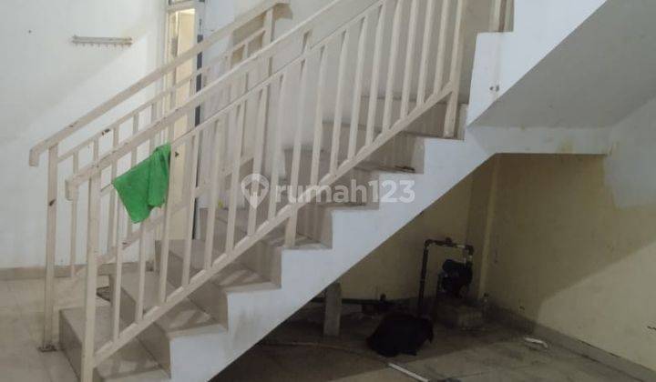 Disewakan Ruko Raya Jenggolo Sidoarjo Pusat Kota 3 lantai Parkir Luas 2