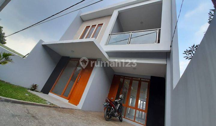 Rumah minimalis bagus di Cigadung Bukit ligar 3 Lantai SHM Baru  1