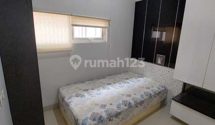 Rumah di Cigadung 2 Lantai SHM Bagus Area kampus