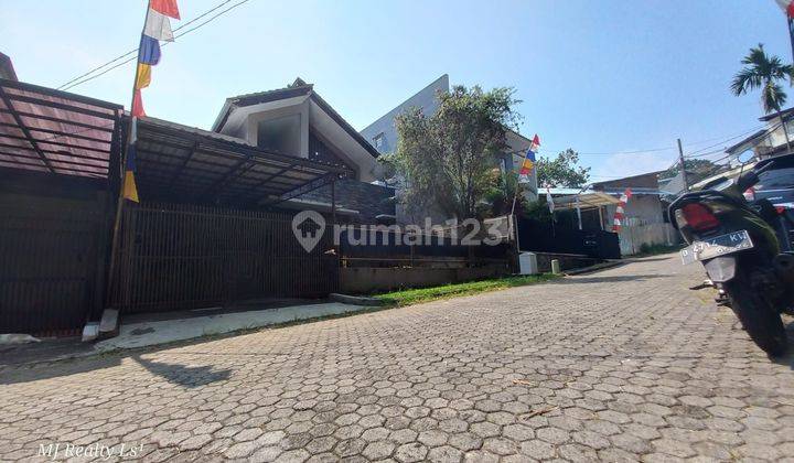 Rumah di Sayap dago full furnished 2 Lantai SHM Bagus 1