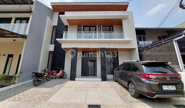 Rumah di Cigadung cikutra 2 Lantai SHM Bagus area kampus bdg 2