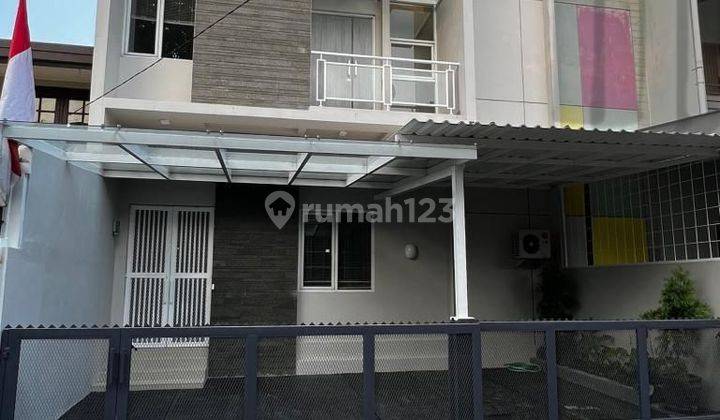 Rumah di Sayap riau 3 Lantai semi furnished Bagus dipusat kota 1