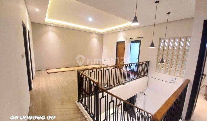 Rumah di Cigadung Bandung utara 2 Lantai SHM Bagus furnished 2