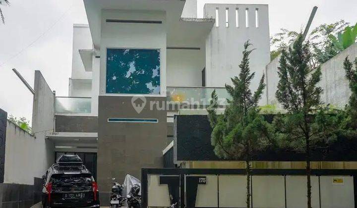 Rumah di Cigadung dago syp tubagus isamil 3 Lantai furnishes SHM 1