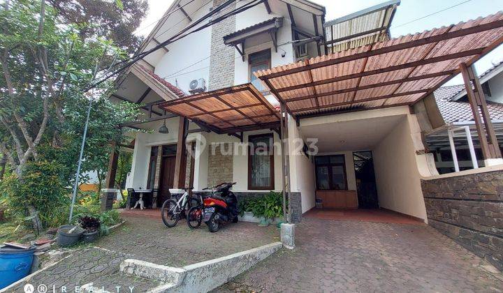 Rumah 2 lantai Langka di Sayap Tubagus ismail Dago SHM 1