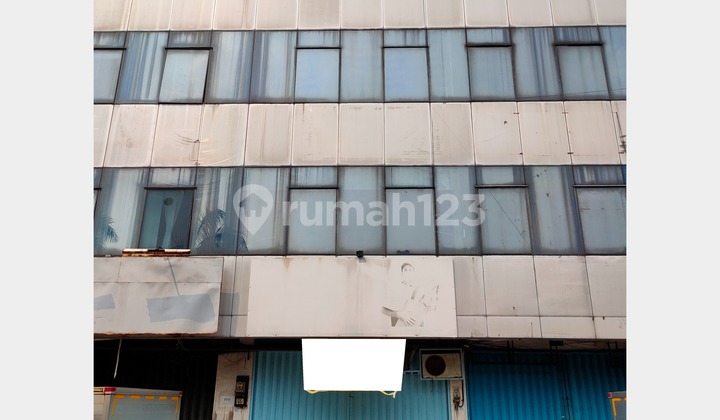 Disewakan Ruko 4 Lantai di Pusat Bisnis Rawamangun