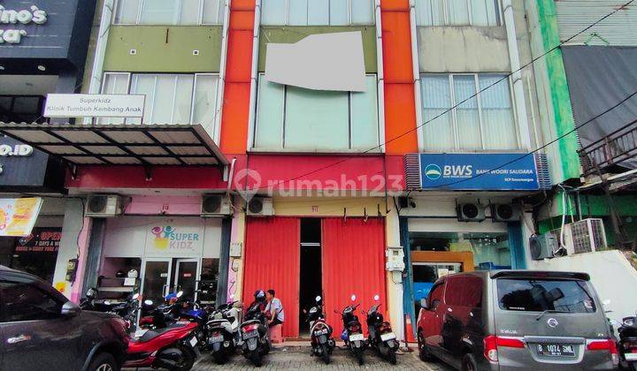 Disewakan Ruko Strategis 4 lantai di Pusat Bisnis Rawamangun 1
