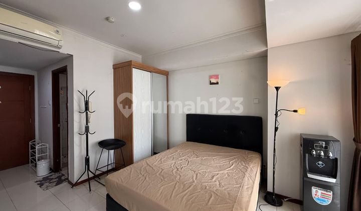 Studio Royal Medit Siap Huni Lantai Sedang