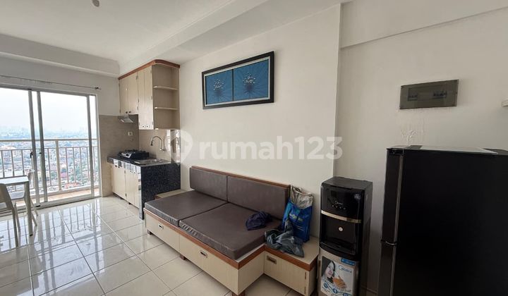 Apartemen 2 Kamar Lantai Tinggi Siap Huni