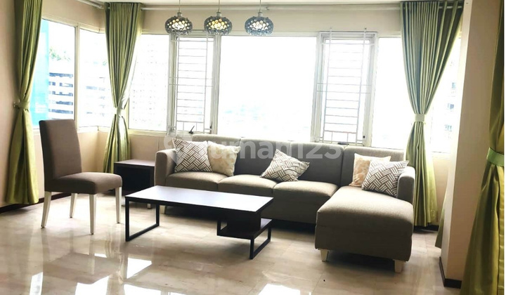 Sewa Apartemen Furnished di Royal Mediterania Garden Residences