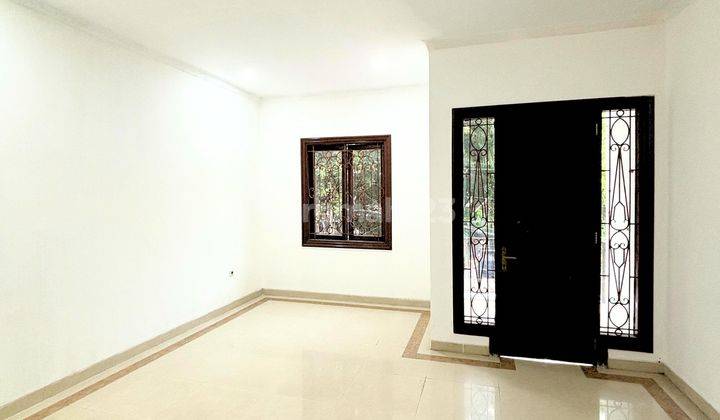 Dijual Rumah di Tanjung Duren, Jakarta Barat Semi Furnish 2